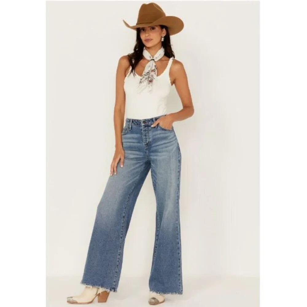 Cleo+Wolf Women's size 32x32 High Rise Wide Leg Denim Jeans. New w/out tags.